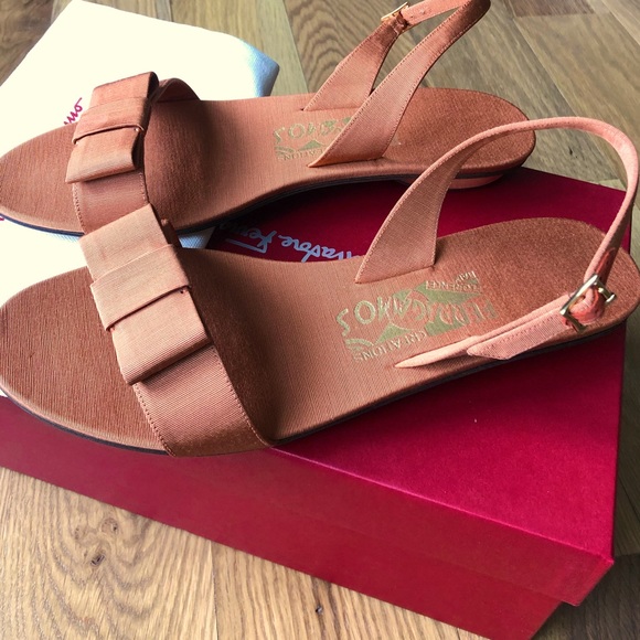 Salvatore Ferragamo Designer women sandals - Picture 2 of 4